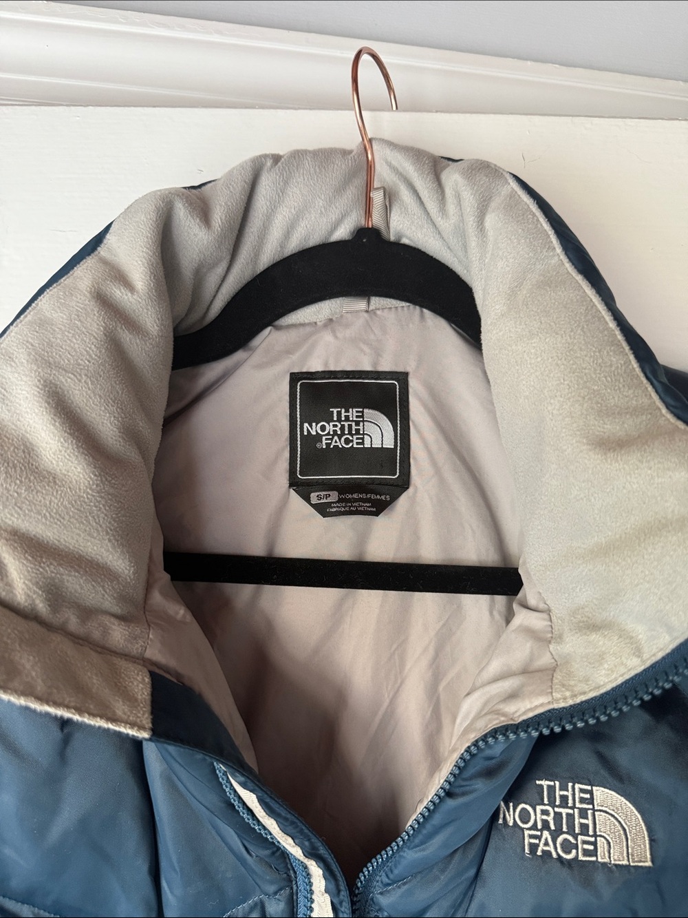 The North Face Teal Blue Quilted 550 Puffer Jacket View 2